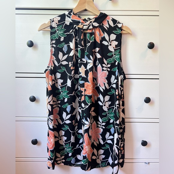 LOFT Tops - LOFT Black top Floral sleeveless Twist mock neck size L summer casual evening